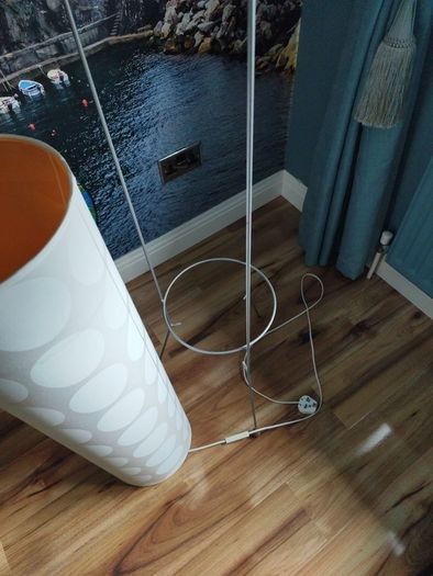 Floor lamp