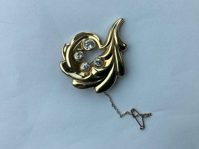 Arezzo 762 AR 750 pristine vintage 18k Italian gold, leaf brooch