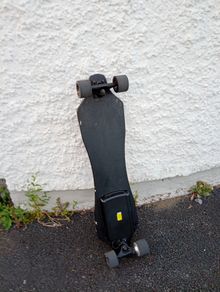 Electric skateboard