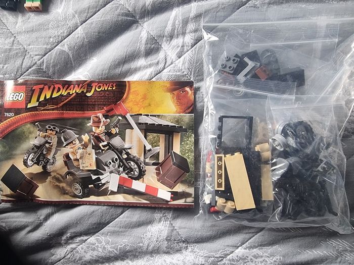 Lego indiana jones set 7620
