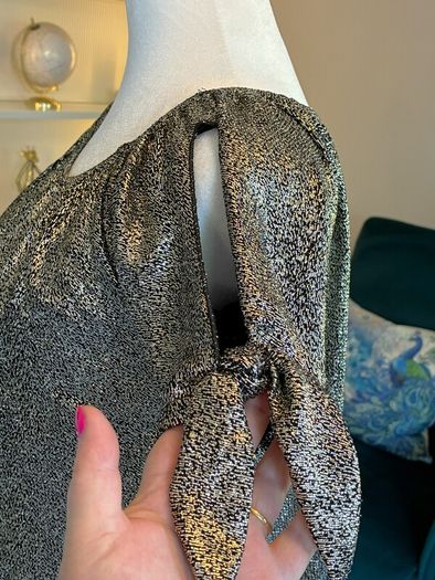 Brand-new Ladies Gold & Black Metallic Top Size: UK 10 / EU 38