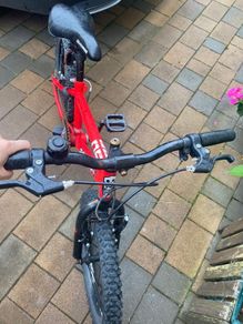 red 18" bike (age5-7approx)