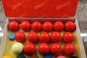 snooker balls