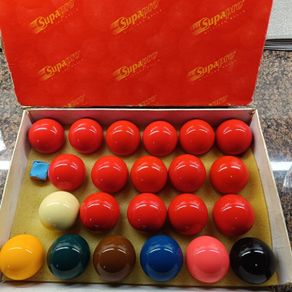 snooker balls