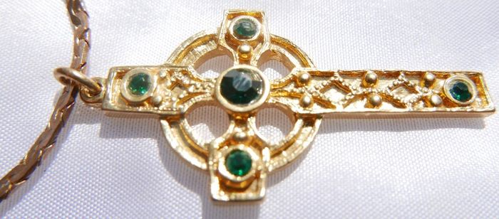 Vintage Traditional Celtic Knot