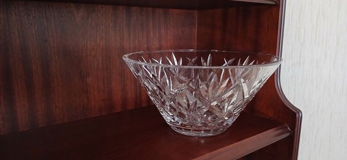 a beautiful 10 inch water for Crystal bowl