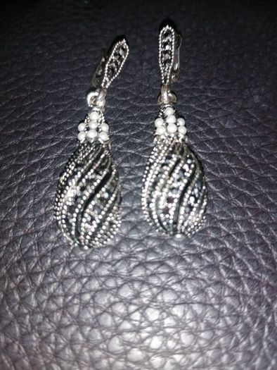 Nice pair of earrings