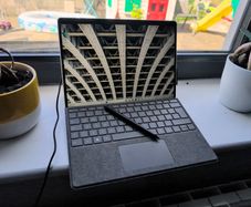 Microsoft Surface Pro 8 + Pen