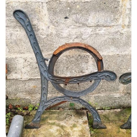 Cast Iron Bench Ends KAS1105