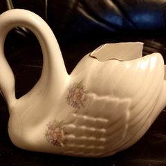 Royal Tara Swan