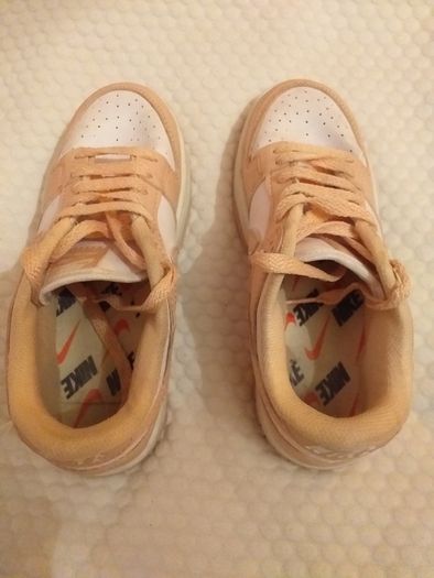 Girls Nike Trainers Size 35 Eu/uk 2.5