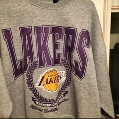 Lakers sweatshirt