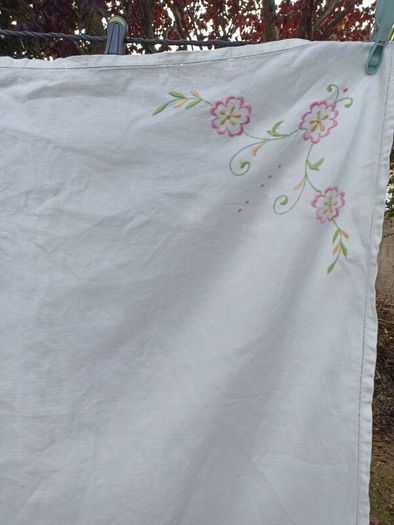 Small vintage Table cloth