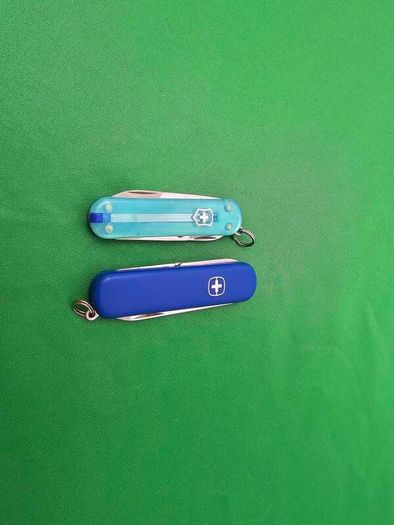 Vintage Discontinued Eddie Bauer Wenger Esquire with Victorinox Classic sd Swiss Army Knife in Combo