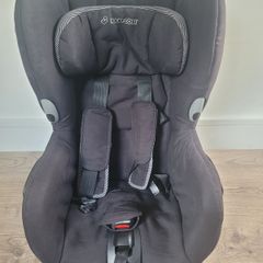 Maxi-Cosy Axiss Car Seat