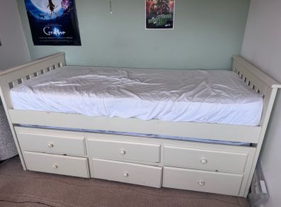 Free single day bed