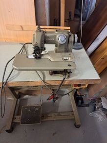 Singer blind stitch machine