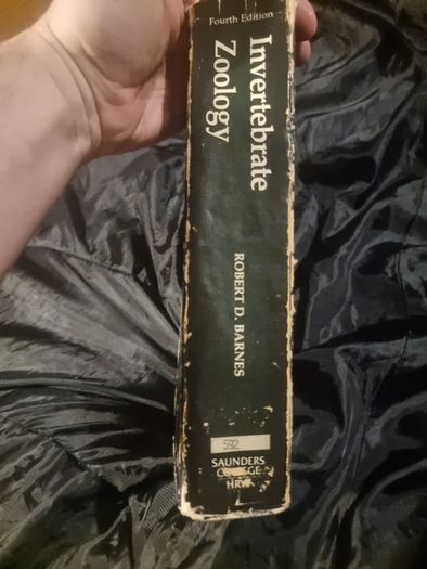 Invertibrate Zoology . 4th edition(Hardcover Illustrated Boards)