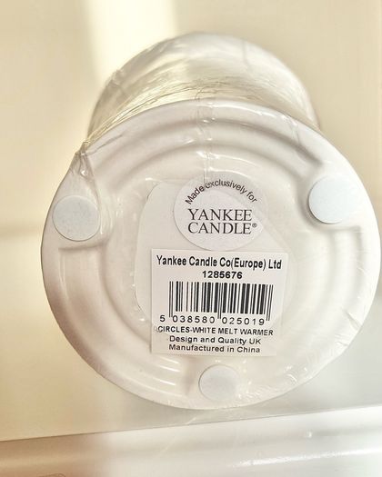 Yankee Candle White Melt Warmer & 3 Wax Melts Gift Set