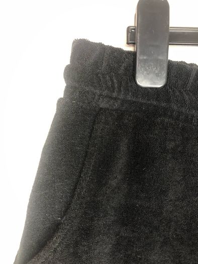 Boohoo black towely feel skirt (size 22)
