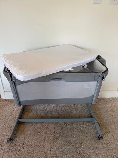 Chicco next2me - magic moon grey co-sleeping crib