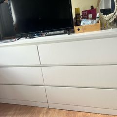 White 6-Drawer Chest of Drawers