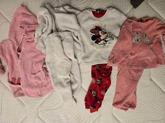 Size 2 Large bundle of girl's clothes. 24 months. Includes shipping