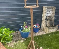 Bird feeder