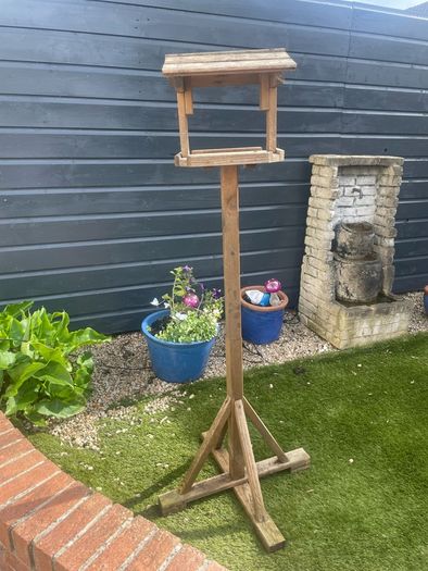 Bird feeder