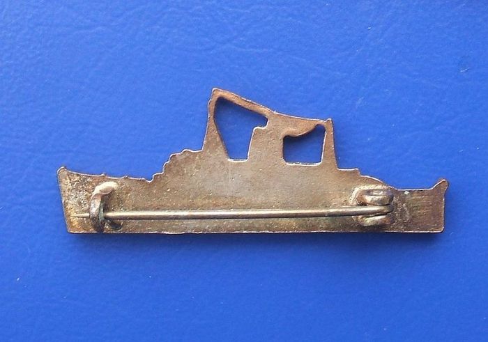 AMSTERDAM III (British Railways steamship) - St. Christopher Railways Servants Orphanage, Derby - vintage enamel badge (1950's/1960's)