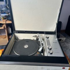 Murphy valve record player