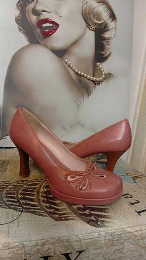 High Heels Size 8