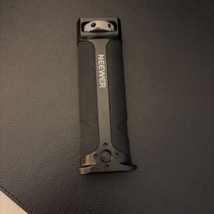 Neewer camera cage grip
