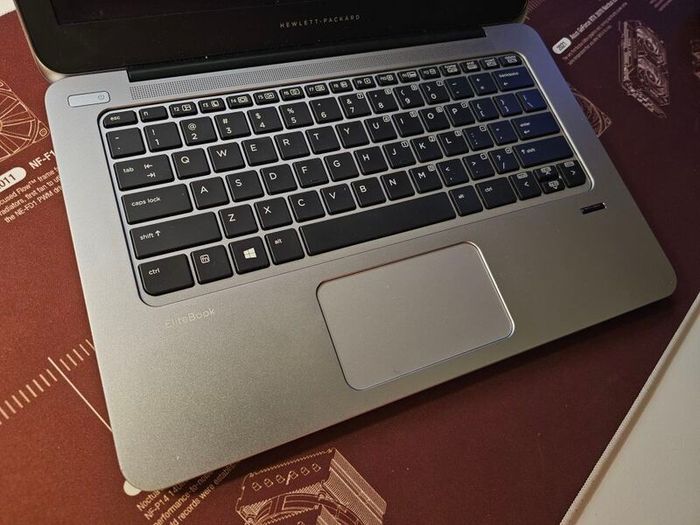 HP Folio 1020 G1