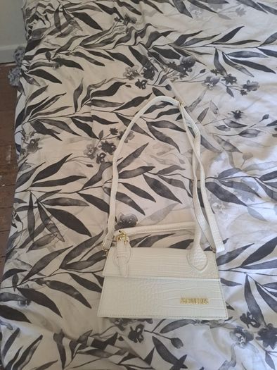 womens bag not real