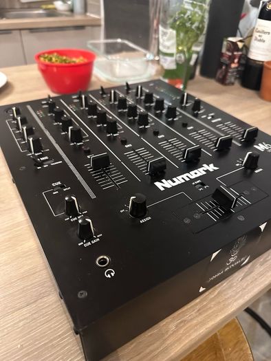 Numark M6 - Mixer