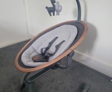 Maxi Cosi Swinging Baby Chair