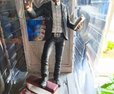 far cry figurine