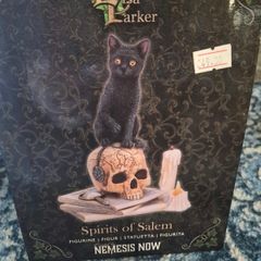 bnib spirits of Salem figure was 49euro