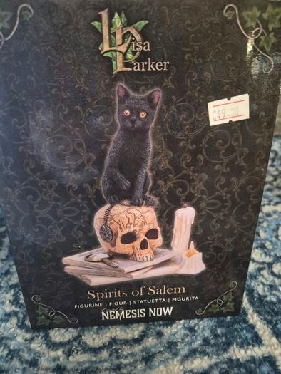 bnib spirits of Salem figure was 49euro