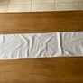 White table runner and 2 blue napkins Image 2