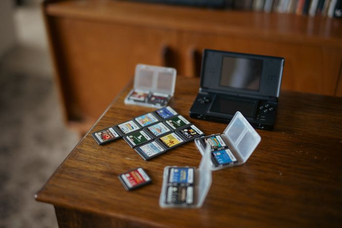 Nintendo DS lite with 18 games