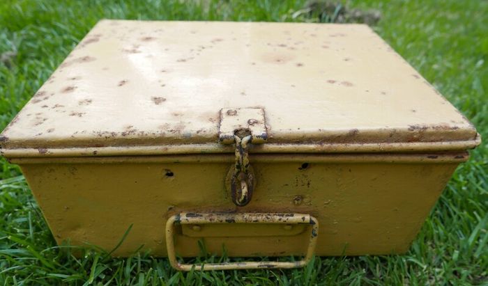 Vintage Militaria  Metal  Case