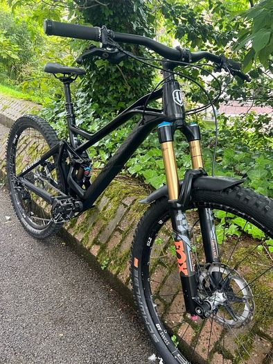 Mondraker Dune Carbon R