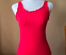 Red cami size XS