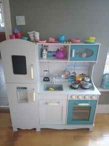 Toy kitchen