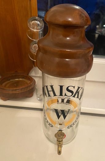 Very Rare Vintage Timber & Glass Whisky Decanter Set