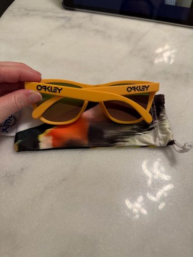 Oakley Frogskins - Pikes Gold