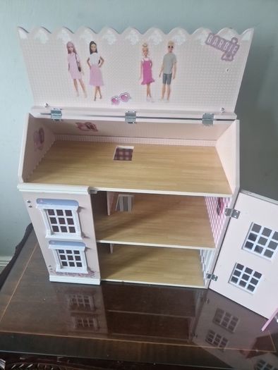 dolls house