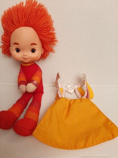 Rainbow Bright collectable doll with Cape 1983 notebook and original box